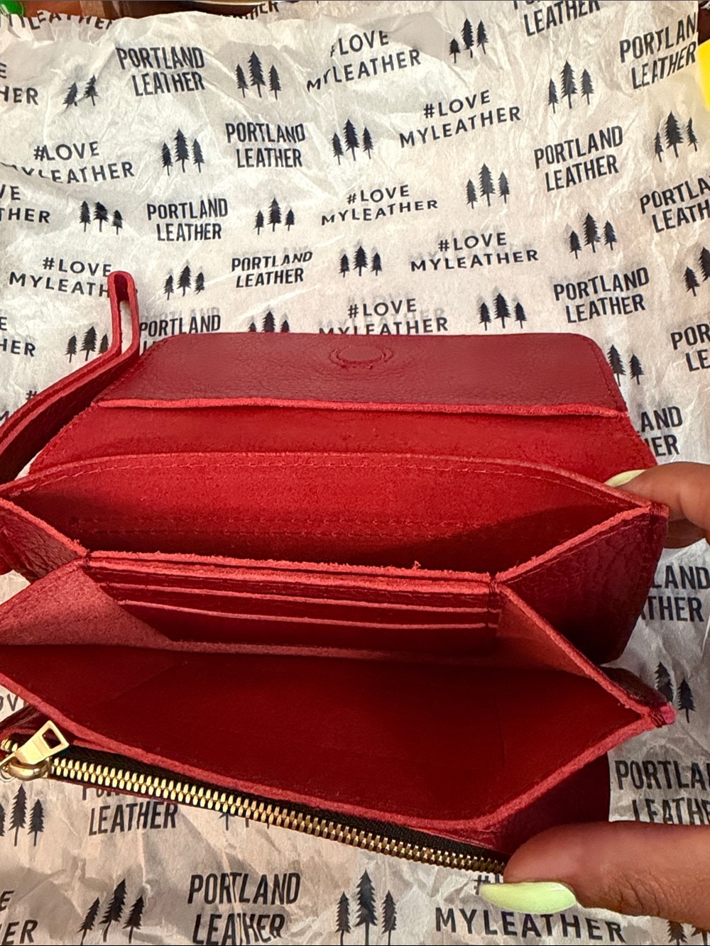 NEW Portland Leather Lily Wristlet in Chili Red org$120 (AP) - Picture 3 of 7